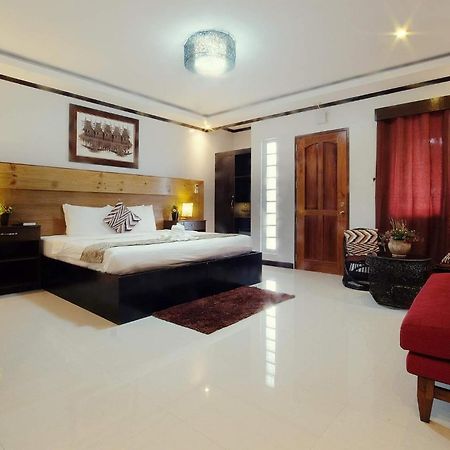 Bed and Breakfast Coron Bancuang Mansion Экстерьер фото