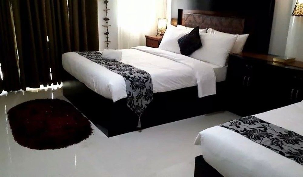 Bed and Breakfast Coron Bancuang Mansion Экстерьер фото