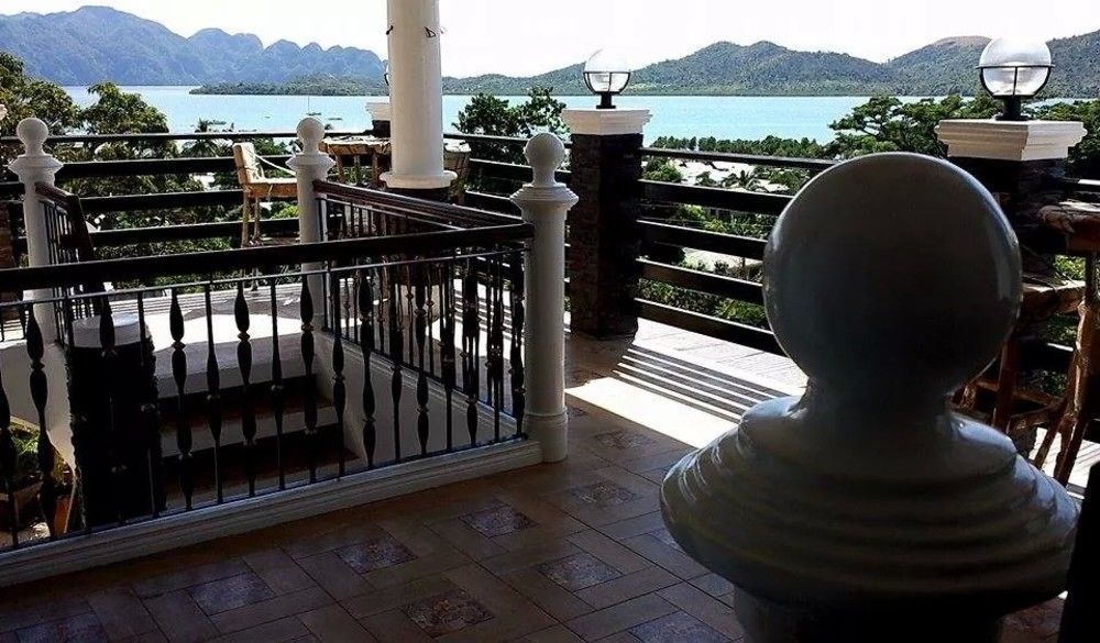 Bed and Breakfast Coron Bancuang Mansion Экстерьер фото