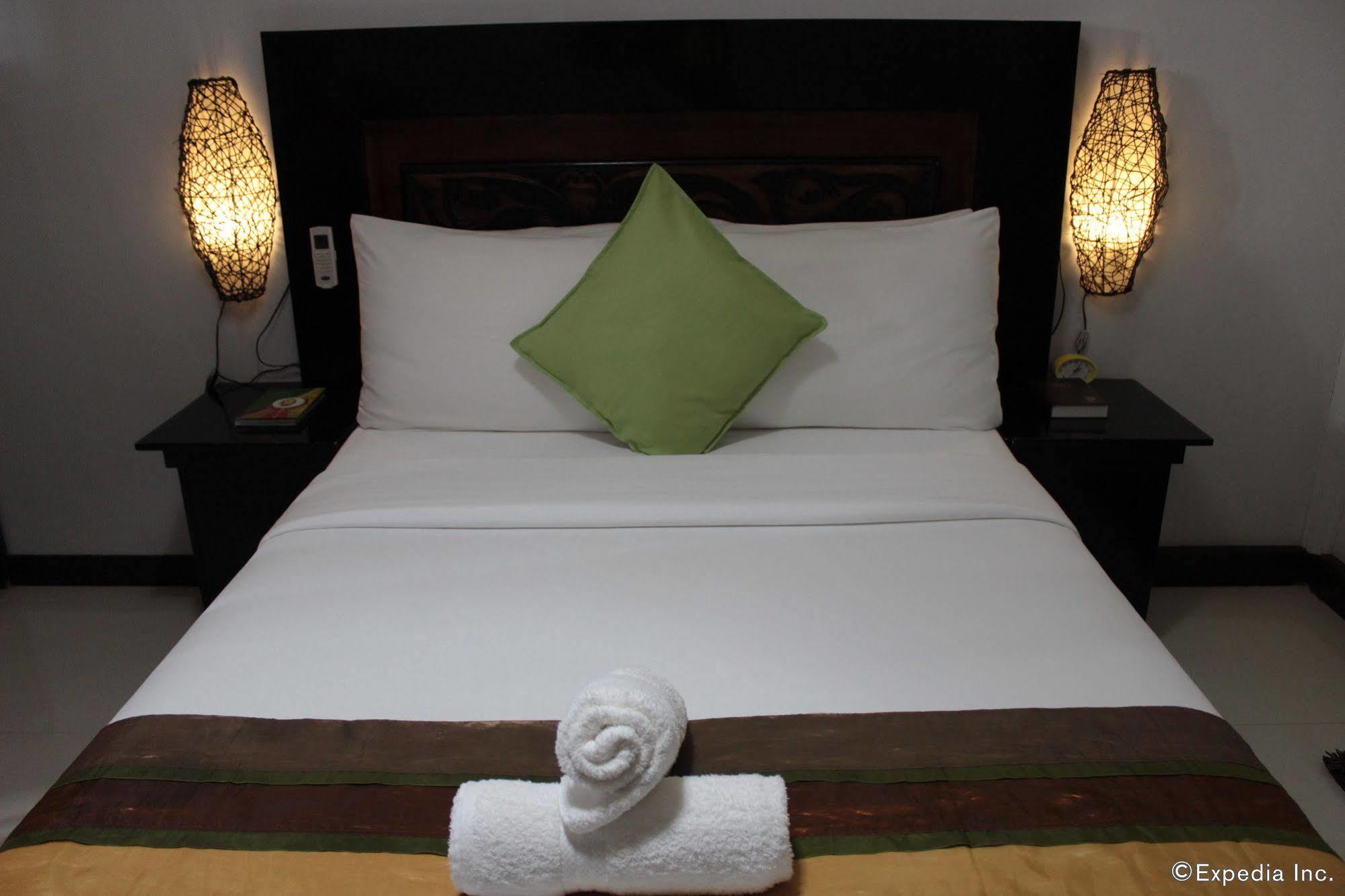 Bed and Breakfast Coron Bancuang Mansion Экстерьер фото