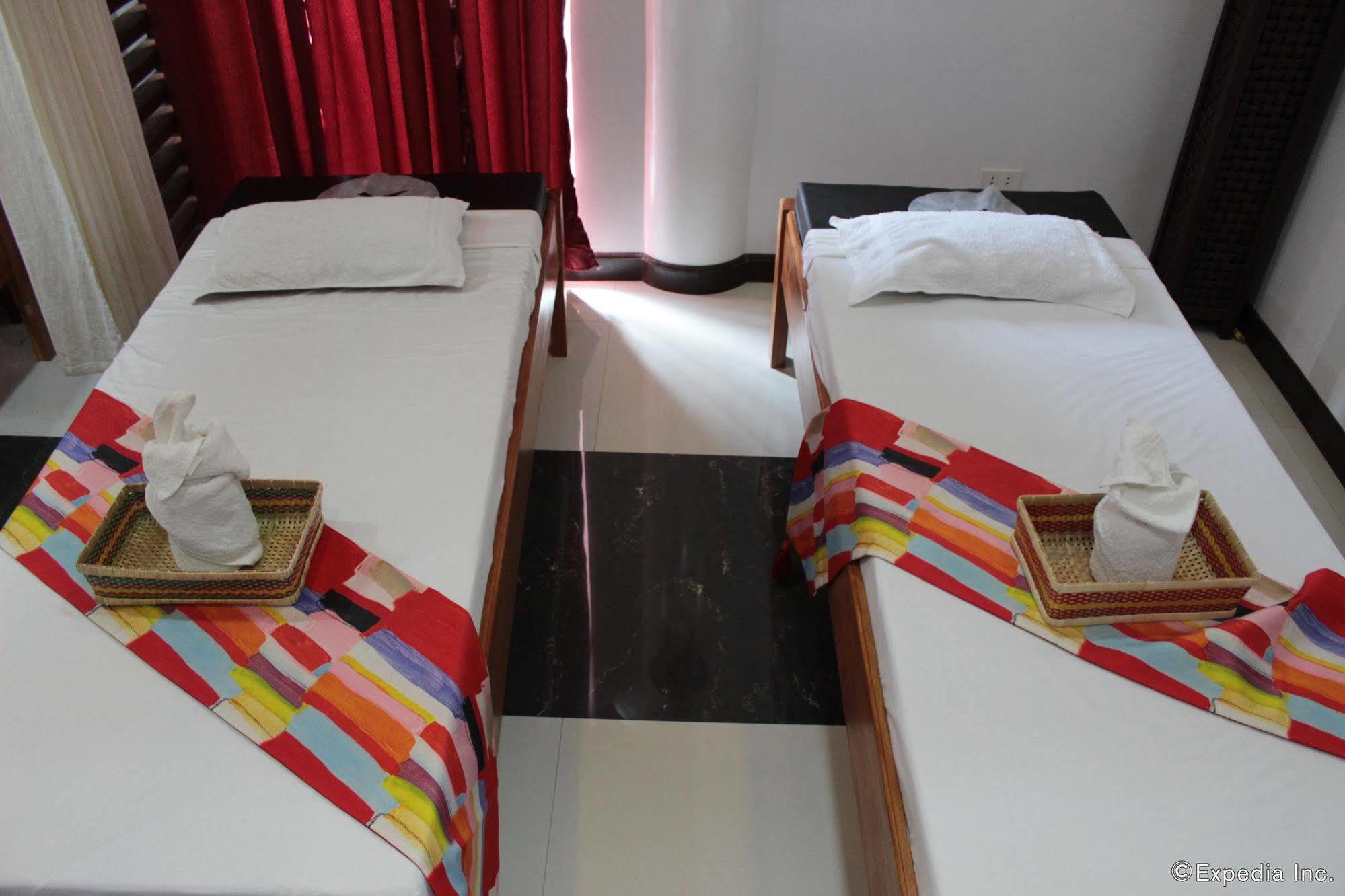 Bed and Breakfast Coron Bancuang Mansion Экстерьер фото